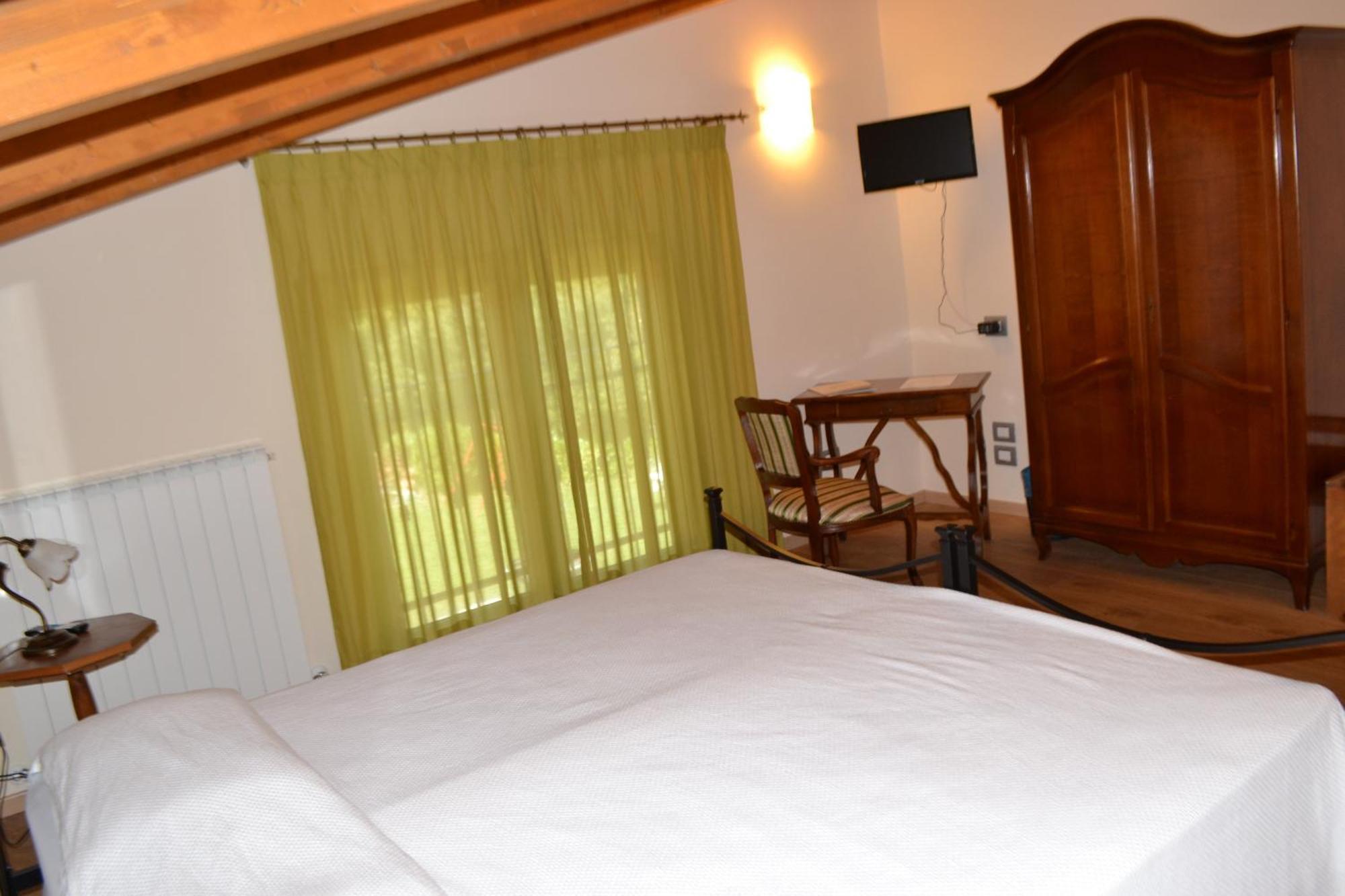 B&B Spring Περούτζια Δωμάτιο φωτογραφία