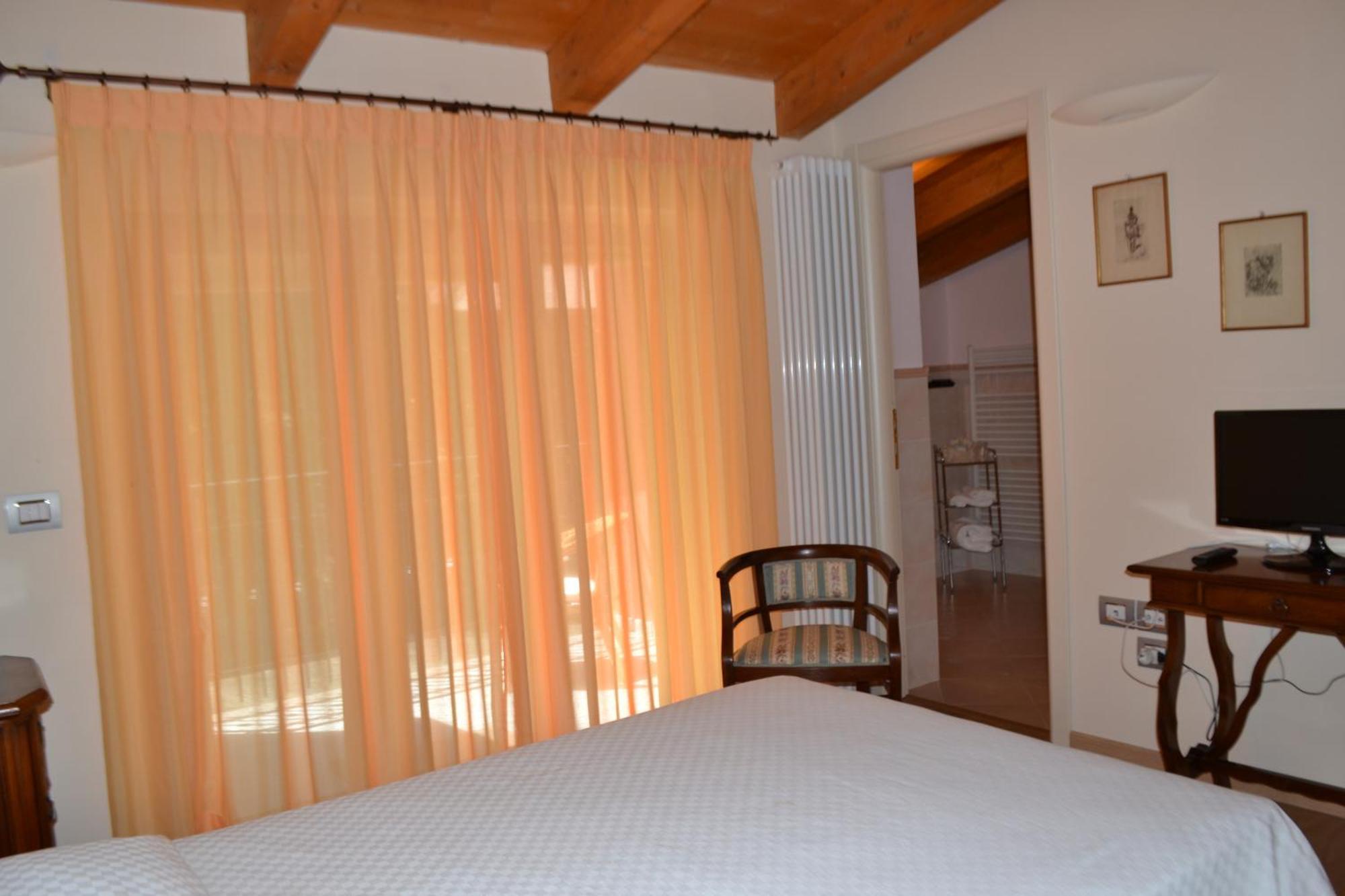 B&B Spring Περούτζια Δωμάτιο φωτογραφία